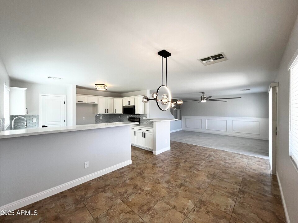 37061 W Bello Ln in Maricopa, AZ - Building Photo