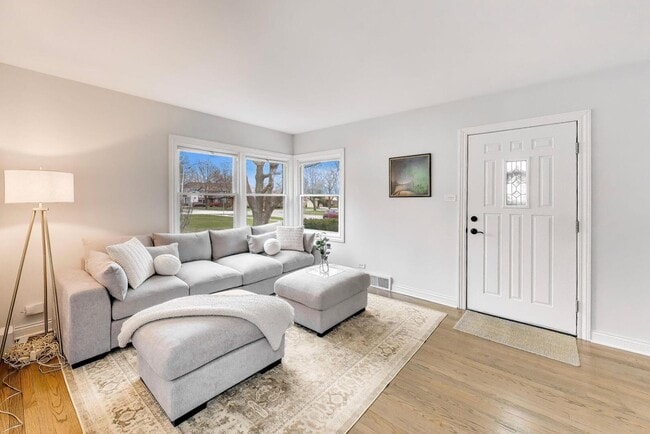 408 S Maple St in Itasca, IL - Building Photo - Building Photo