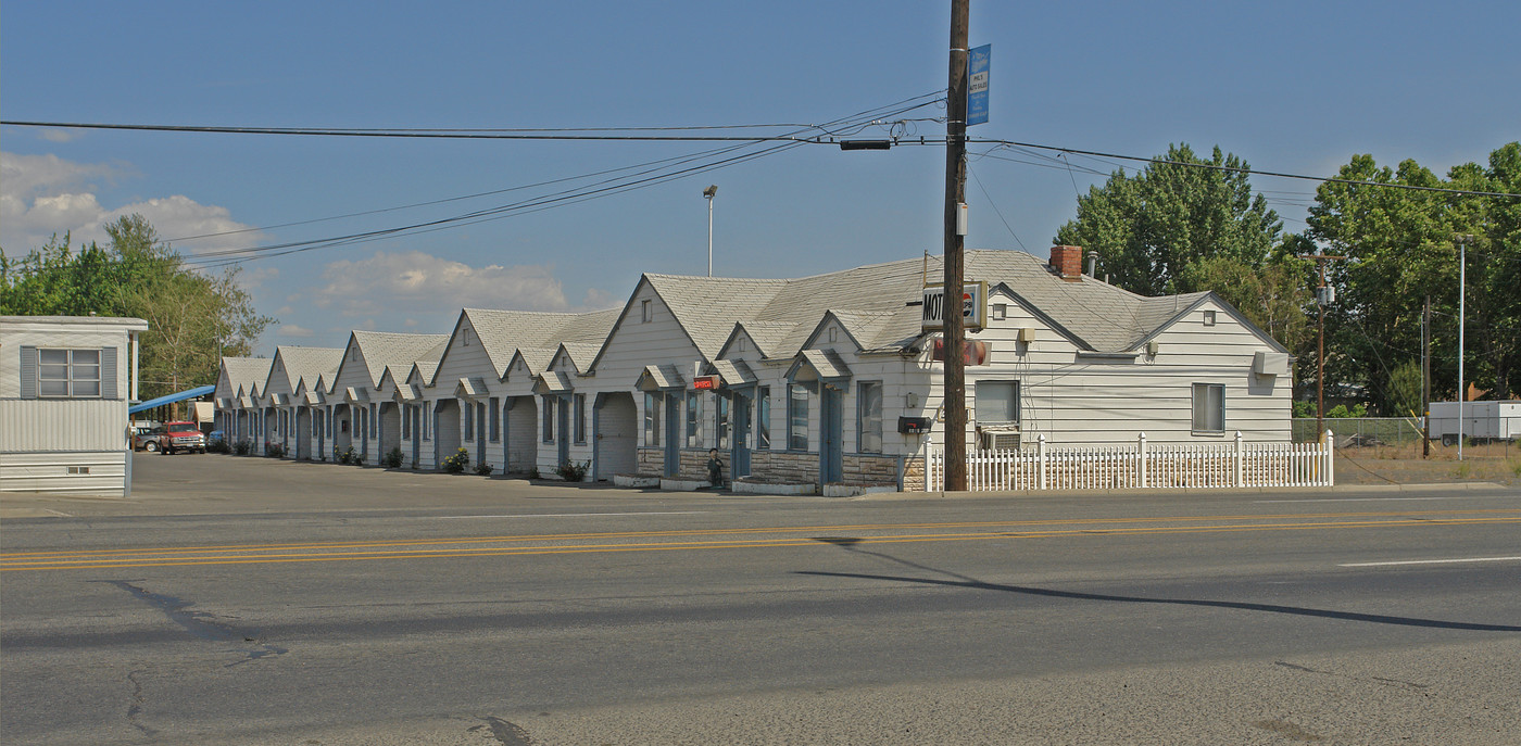 3107 Main St in Yakima, WA - Building Photo