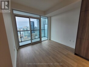 127-2127 Broadway Ave in Toronto, ON - Building Photo - Building Photo