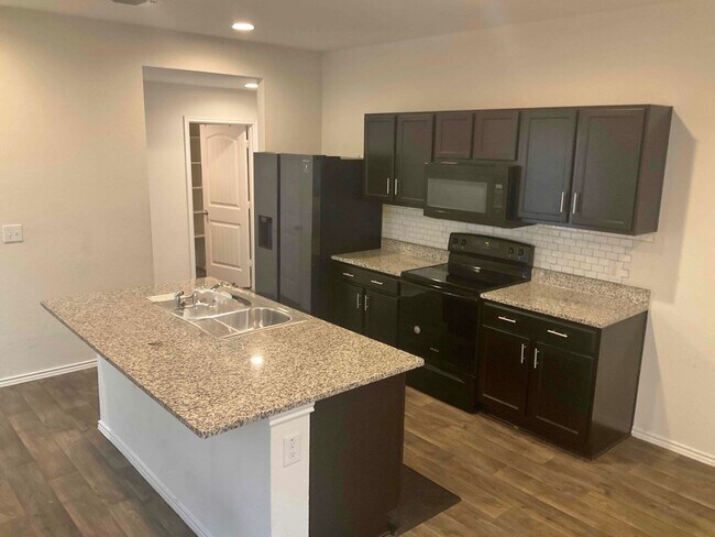 14926 Talus Rd in Manor, TX - Building Photo - Building Photo