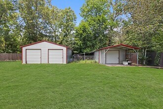 432 Co Rd 4284 in Dayton, TX - Foto de edificio - Building Photo