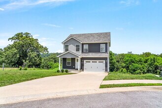 2961 Lancelot Ln in Clarksville, TN - Building Photo - Building Photo