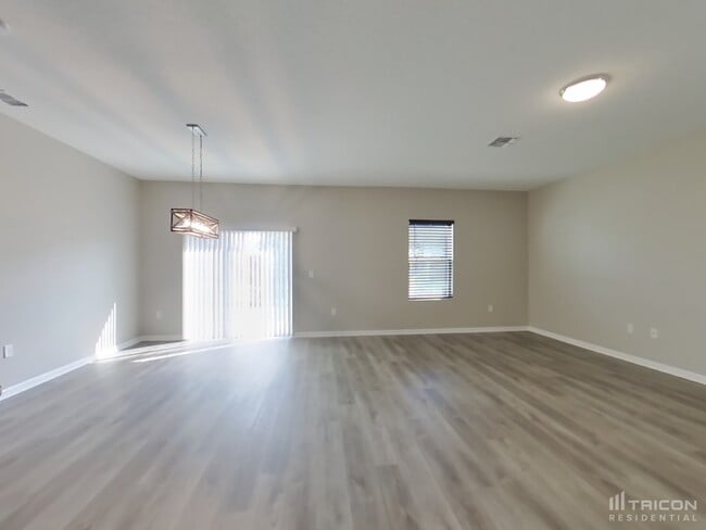 16455 Blooming Cherry Dr in Groveland, FL - Building Photo - Building Photo
