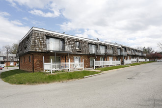 Denison Place in Springfield, IL - Foto de edificio - Building Photo