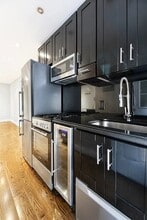 47 1/2 East 1st Street, Unit 1F in New York, NY - Foto de edificio - Building Photo