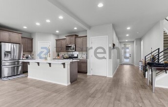 8206 14th St SE in Lake Stevens, WA - Foto de edificio - Building Photo