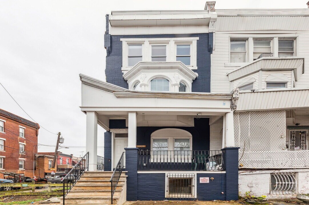 2928 W Oxford St in Philadelphia, PA - Building Photo