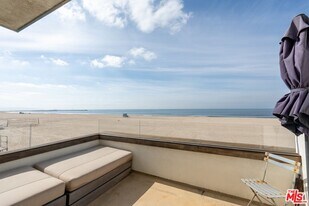 7 Fleet St in Los Angeles, CA - Building Photo