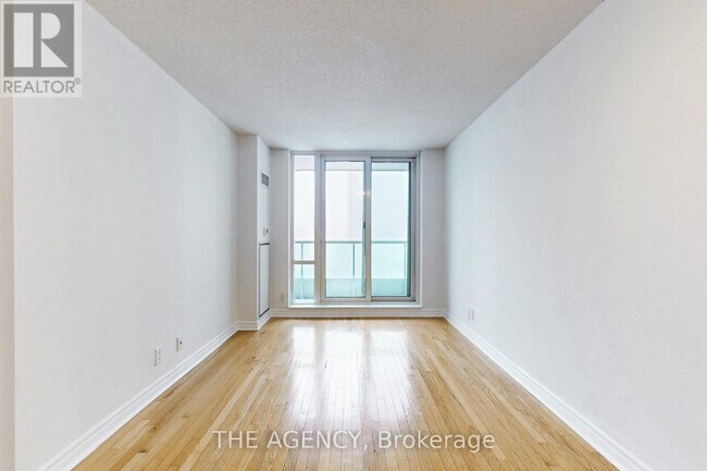 33 Elm Dr W in Mississauga, ON - Building Photo - Building Photo