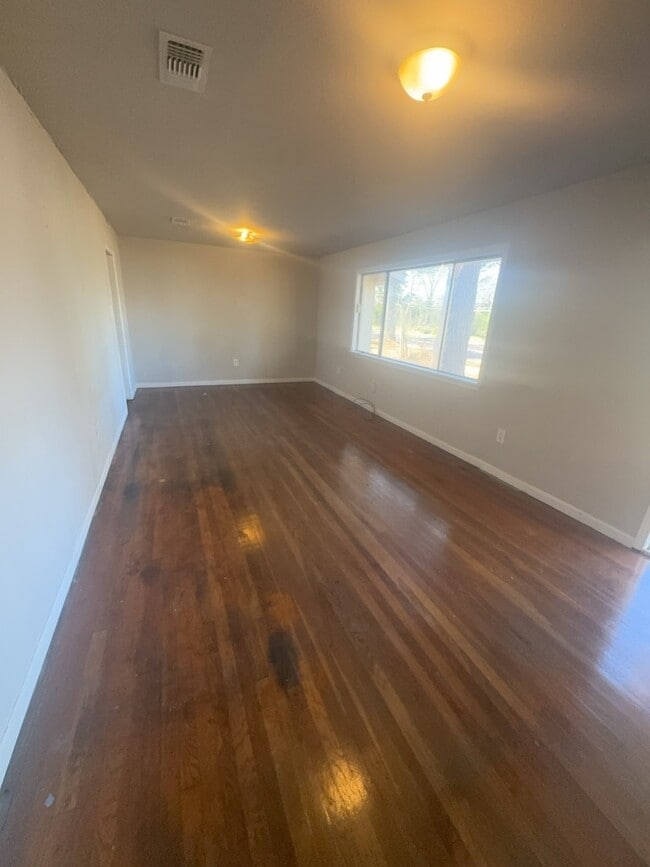 905 Raymond Rd in Jackson, MS - Building Photo - Building Photo