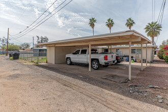 909 S Kenwood Cir in Tempe, AZ - Building Photo - Building Photo