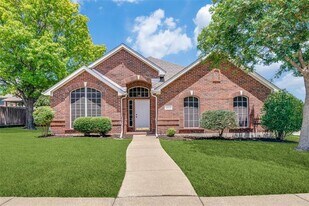 6023 Vista Ln in Sachse, TX - Building Photo