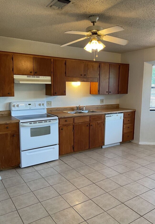 1105 Charisse St-Unit -1105 Charisse Street - B in Killeen, TX - Foto de edificio - Building Photo