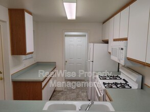 548 NE Negus Loop in Redmond, OR - Building Photo - Building Photo