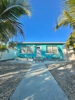 346 Boca Ciega Dr in Madeira Beach, FL - Building Photo