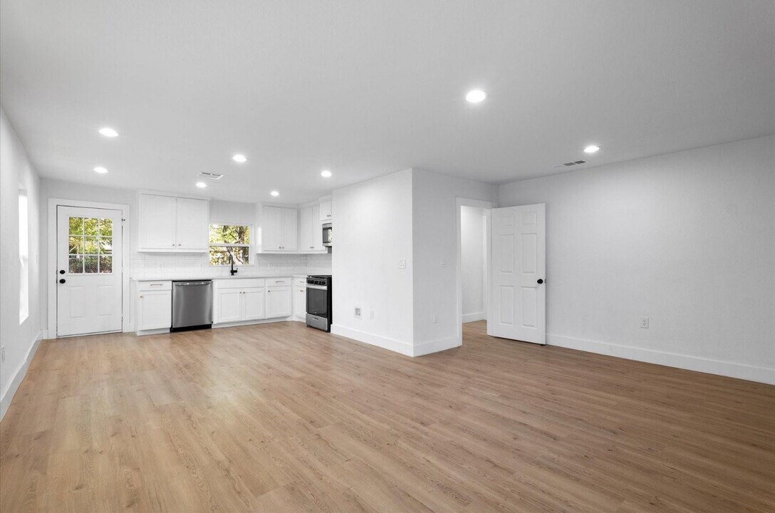 3735 Millet Ave in Fort Worth, TX - Building Photo