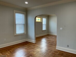 176 Weequahic Ave in Newark, NJ - Building Photo - Building Photo