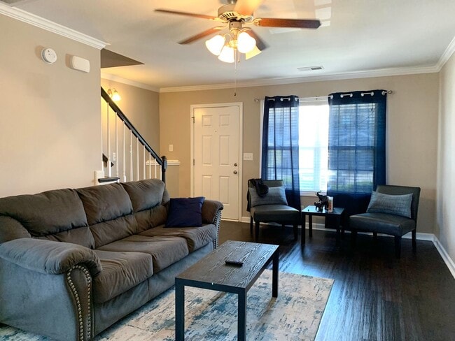 337 Sam Houston Cir in Clarksville, TN - Building Photo - Building Photo