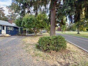 1437 Acorn Park St in Eugene, OR - Building Photo - Building Photo