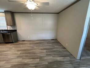 25696 Nuway Ave in Warren, MI - Building Photo - Building Photo