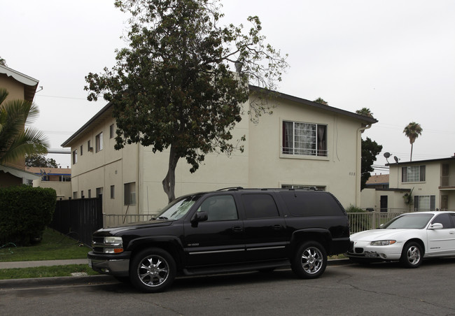 638 N Anna Dr in Anaheim, CA - Foto de edificio - Building Photo