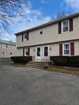 130 Bliss St in East Providence, RI - Building Photo