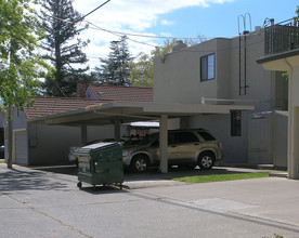 1043 39th St in Sacramento, CA - Building Photo - Building Photo
