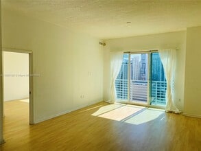 133 NE 2nd Ave, Unit UNIT NA in Miami, FL - Building Photo - Building Photo