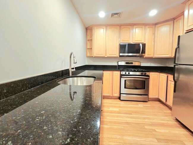 135 Calumet St, Unit 3 in Boston, MA - Building Photo - Building Photo