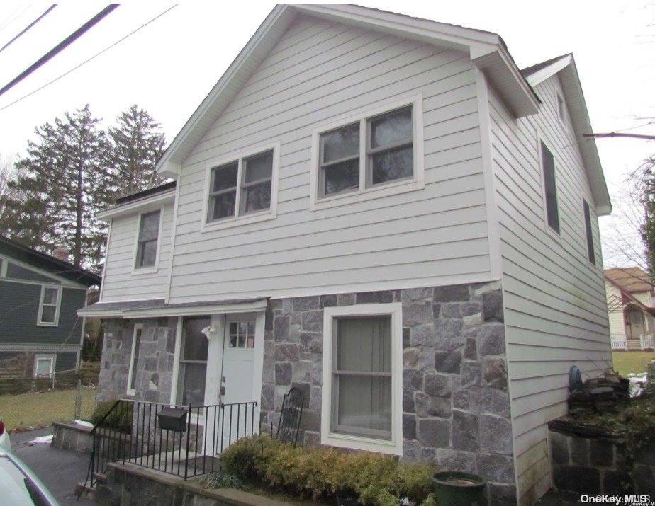 120 14th Ave in Sea Cliff, NY - Building Photo