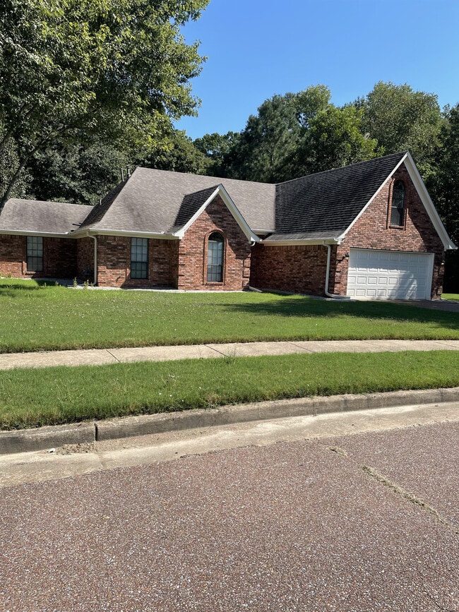 property at 4672 Buckhead Cir