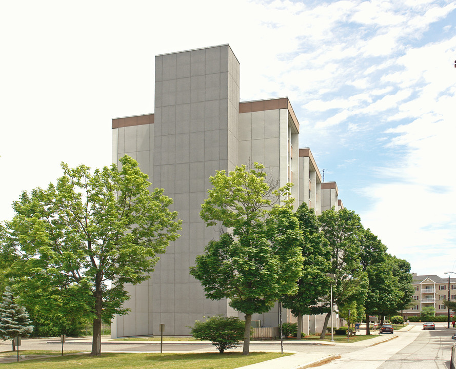 Sullivan Terrace in Nashua, NH - Building Photo