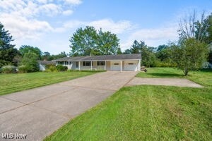 13015 Caves Rd in Chesterland, OH - Building Photo - Building Photo