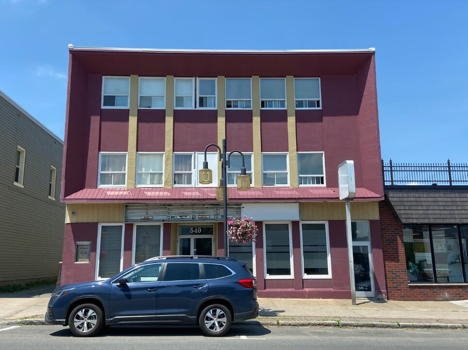 536 De Grand-Mère Av in Shawinigan, QC - Building Photo