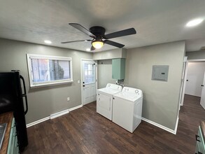 908 S Crutcher Ave in Springfield, MO - Building Photo - Building Photo