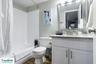 5704 W Thomas Rd, Unit 264 in Phoenix, AZ - Building Photo - Building Photo