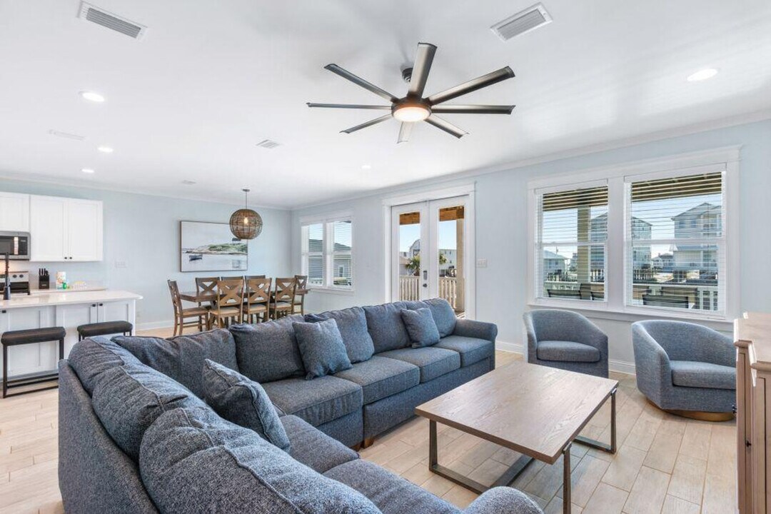1405 W Lagoon Ave in Gulf Shores, AL - Building Photo