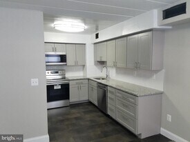 2300-UNIT-2300-U105 Riddle Ave in Wilmington, DE - Building Photo