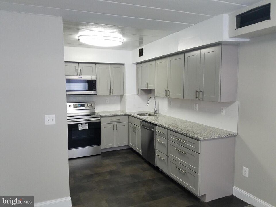 2300-UNIT-2300-U105 Riddle Ave in Wilmington, DE - Building Photo