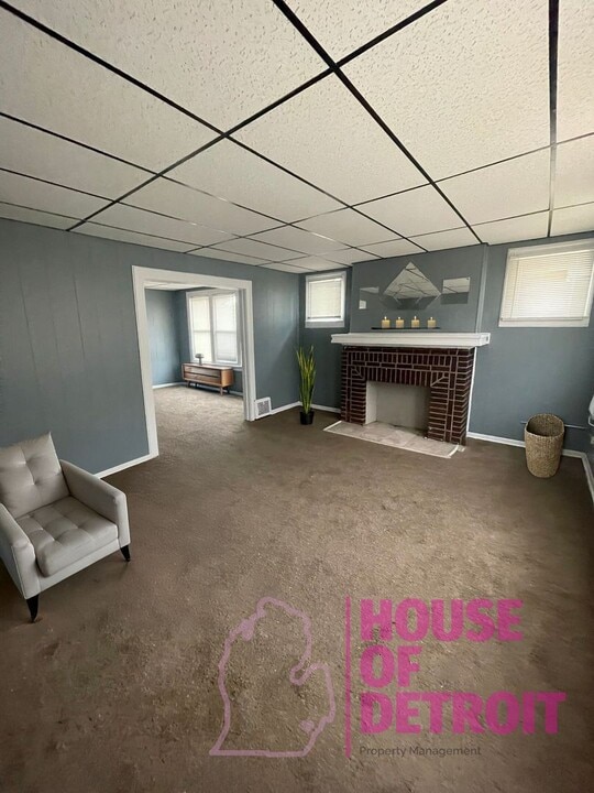 5061 Hillsboro St in Detroit, MI - Building Photo