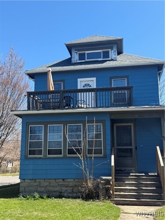 99 Montrose Ave in Buffalo, NY - Foto de edificio
