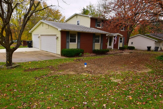 52625 Walsingham Ln in South Bend, IN - Building Photo - Building Photo