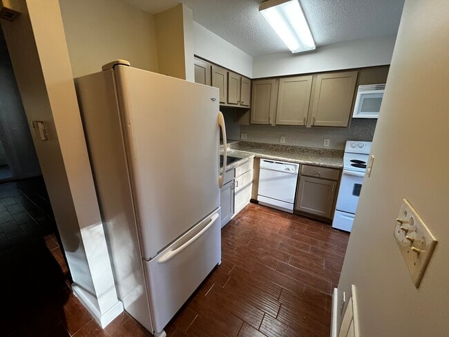 129 Greengate Court in Cary, NC - Building Photo - Building Photo