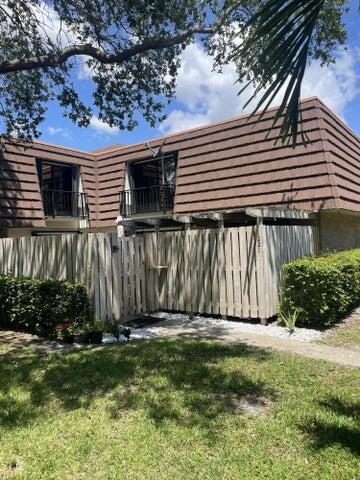1221 12th Ln in Palm Beach Gardens, FL - Building Photo