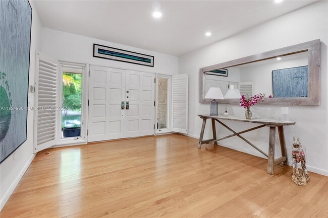 8290 La Rampa St in Coral Gables, FL - Building Photo - Building Photo