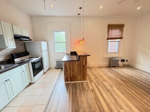 5809 Hobart St, Unit 5809 Hobart St 1/2 in Pittsburgh, PA - Building Photo - Building Photo