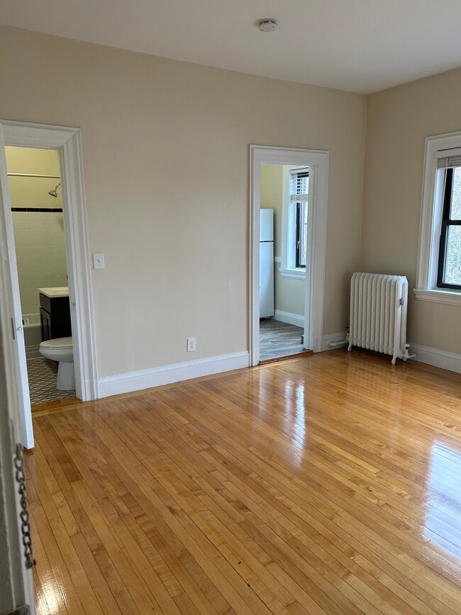 1476 Beacon St, Unit 3 in Brookline, MA - Building Photo - Building Photo