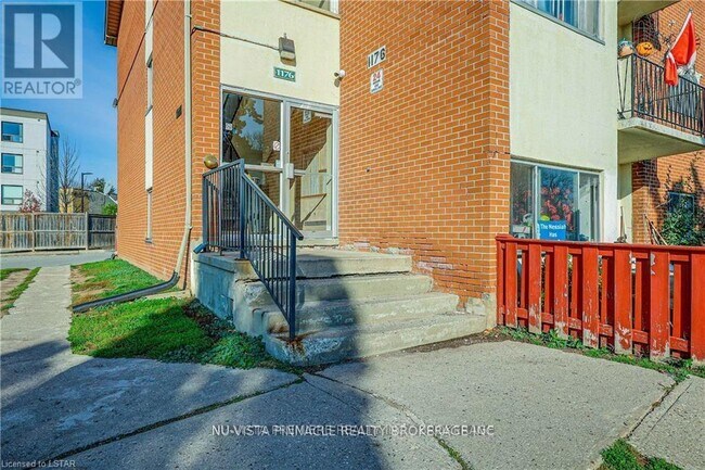 1176 Hamilton Rd in London, ON - Building Photo - Building Photo