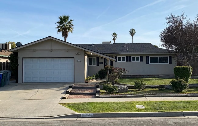 property at 1425 E Fremont Ave